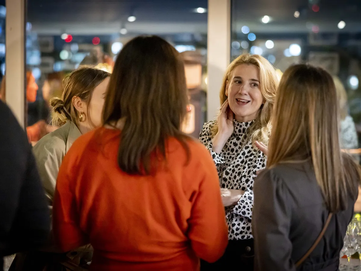 25 Nov12 2044 SEB5 G6 A8988