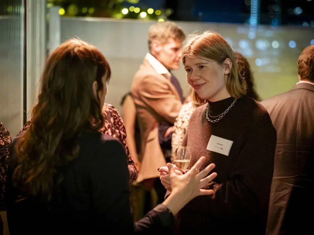 25 Nov12 2040 SEB5 G6 A8962