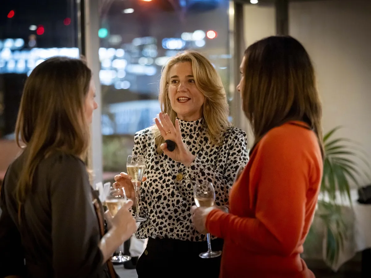 25 Nov12 2004 SEB5 G6 A8914